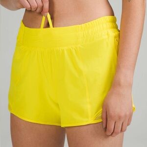 Women’s Lululemon Hotty Hot Low-Rise
Lined Short 4” Sonic Yellow Size 12‎